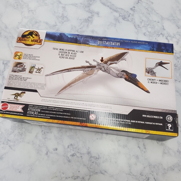 Jurassic World Massive Action Quetzalcoatlus Action Figure - Picture 6 of 9